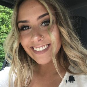 Meet your Posher, Lexi